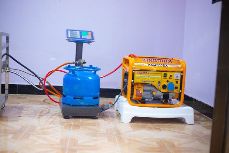 Gas compression unit and generator